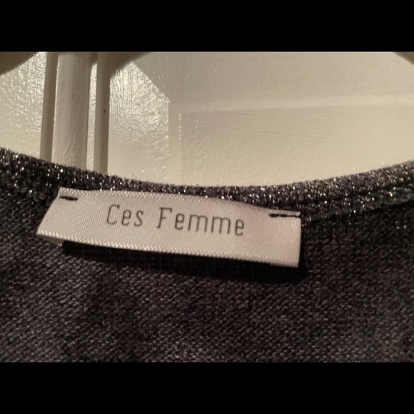 Top - Picture 2 of 3